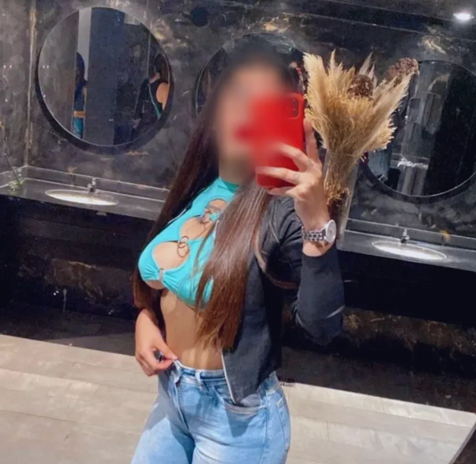 Aroa, 35 años